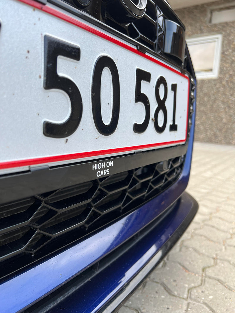 Nummerpladeramme - Lille High on Cars logo
